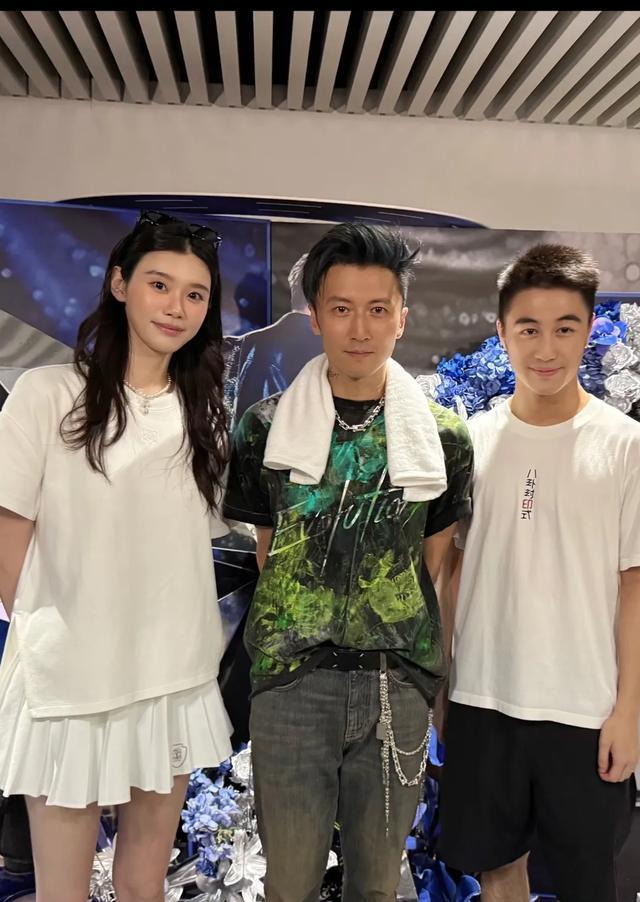 src, 福了, 歌很多年