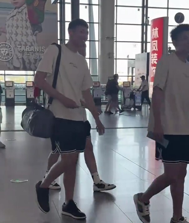 DhkAA, 本身就有伤, 有其他安排