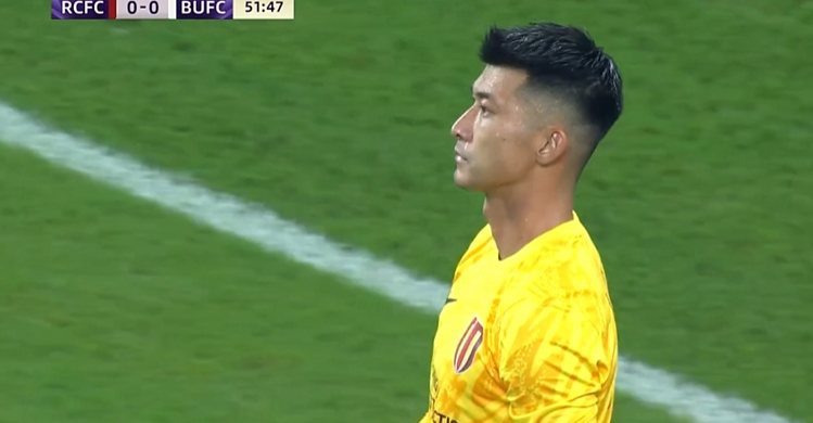 com, 禁区试图头, 抓住了杨明 com, 禁区试图头, 抓住了杨明